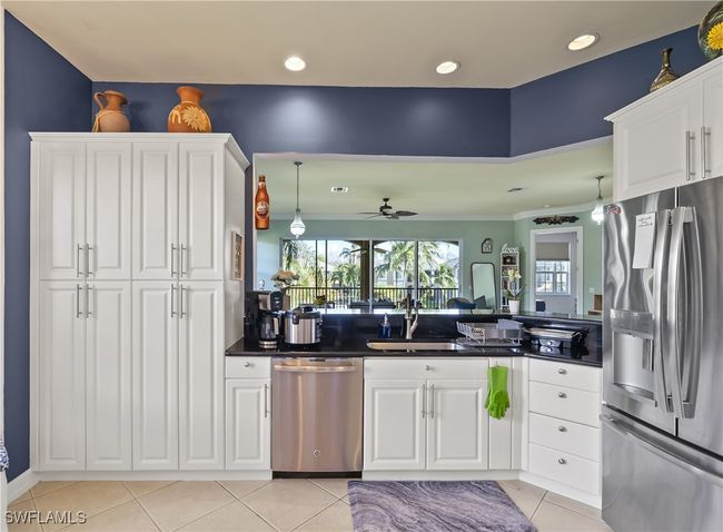 APT-201 - 5021 Maxwell Cir, Condo with 4 bedrooms, 3 bathrooms and null parking in NAPLES FL | Image 4