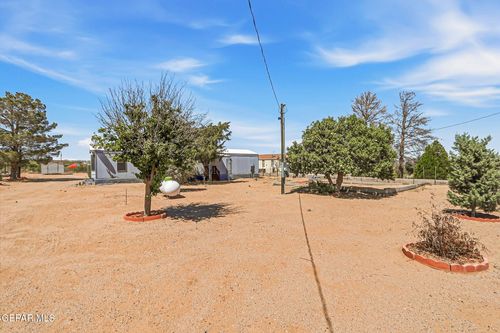 2760 Golden Sun Dr, Chaparral, NM, 88081-7331 | Card Image