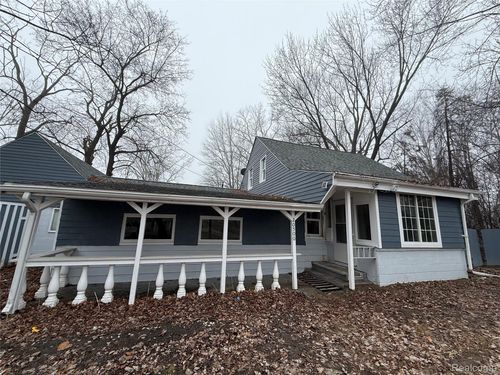 20500 Mckishnie St, Clinton Township, MI, 48035-4712 | Card Image