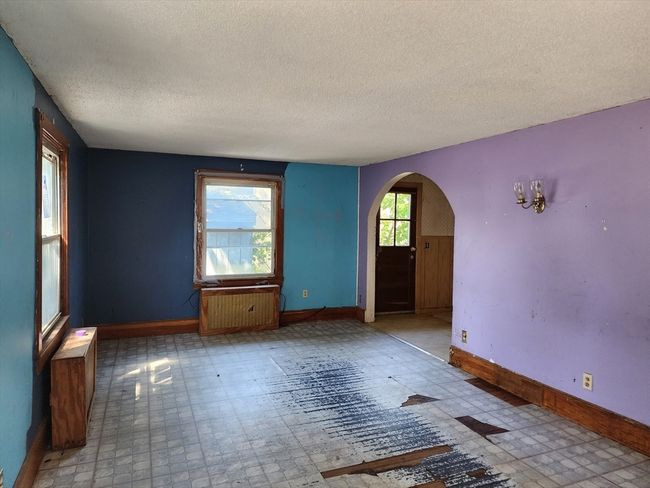 97 Parallel St, House other with 4 bedrooms, 1 bathrooms and 2 parking in Springfield MA | Image 9