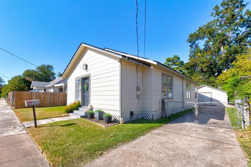 414 E Adoue St, Baytown, TX, 77520-4912 | Card Image