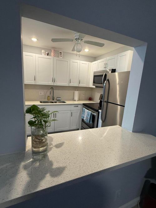 k218-200 Village Green Cir E, Palm Springs, FL, 33461-1471 | Card Image