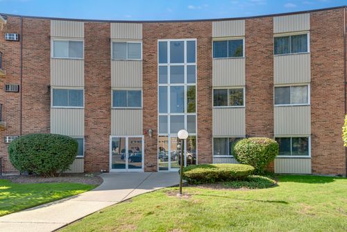 apt-203-9716 S Karlov Ave, Oak Lawn, IL, 60453-3349 | Card Image