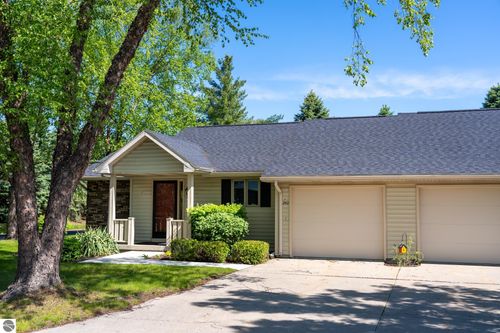240 Peachwood Ln, Mt Pleasant, MI, 48858-6137 | Card Image