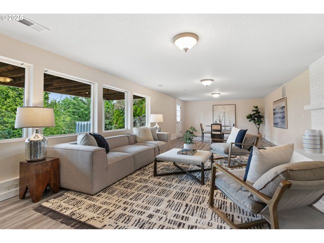 Family Room-Lower | Image 31
