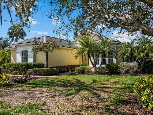 8316 Abingdon Ct, UNIVERSITY PARK, FL, 34201-2023 | Card Image