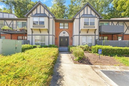 apt-i18-6851 Roswell Rd, Sandy Springs, GA, 30328-2477 | Card Image