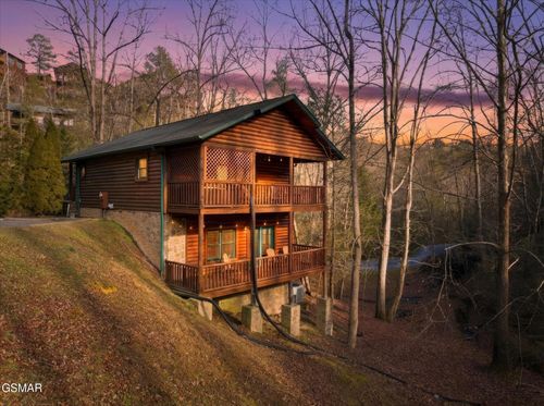 625 Gatlinburg Falls Way, Gatlinburg, TN, 37738 | Card Image