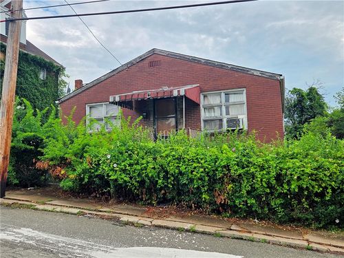 412 Viola Ave, Duquesne, PA, 15110-1276 | Card Image