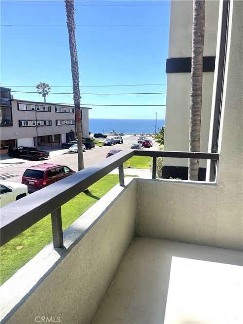 apt-104-1007 S Catalina Ave, Redondo Beach, CA, 90277-4728 | Card Image