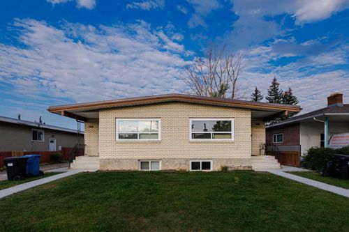 909 16 St Ne, Calgary, AB, T2E4S7 | Card Image