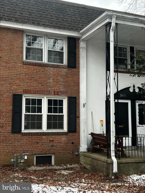 205 Sycamore Rd, WEST READING, PA, 19611-1535 | Card Image