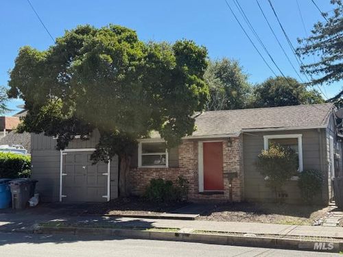 618 Benton St, Santa Rosa, CA, 95404-3768 | Card Image