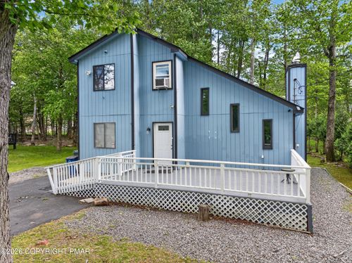 3335 Woodland Dr, Tobyhanna, PA, 18466-3035 | Card Image