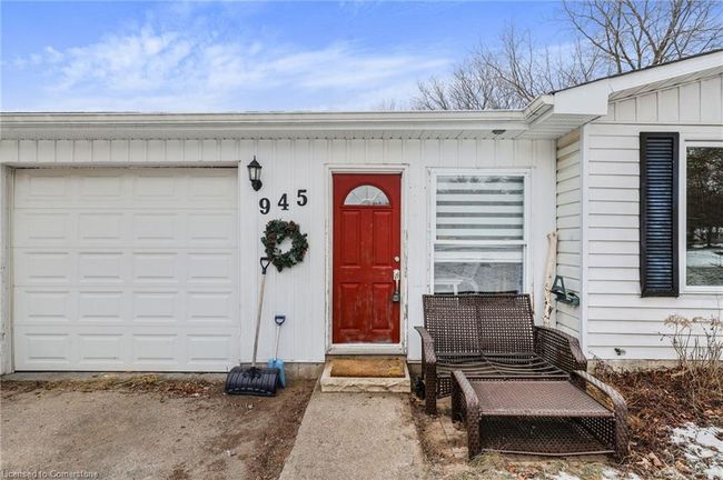 945 Regional Rd 97, House other with 3 bedrooms, 2 bathrooms and 8 parking in Puslinch ON | Image 5