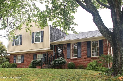 8605 Longborough Way, Jeffersontown, KY, 40299-1166 | Card Image