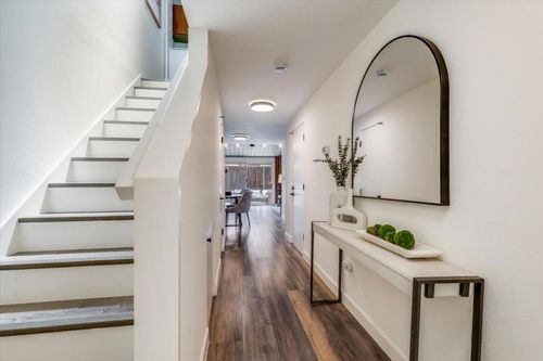 631 Midrock Cors, Mountain View, CA, 94043-2820 | Card Image