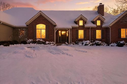 601 N Thornbush Circle, Hartland, WI, 53029 | Card Image