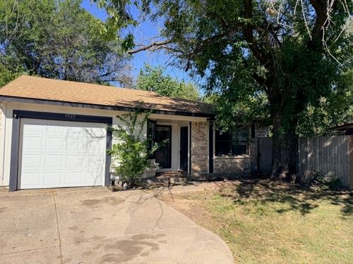 9523 Brewster St, Dallas, TX, 75227-5047 | Card Image
