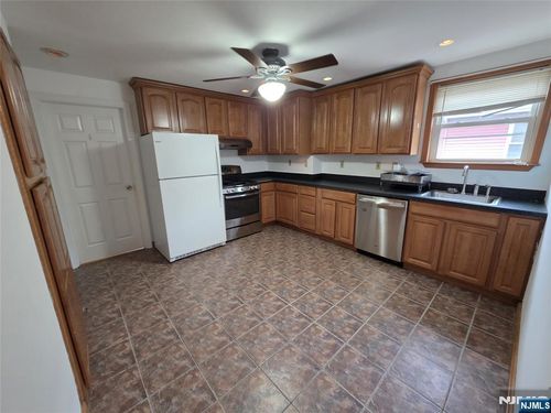 326 Walter Ave, Hasbrouck Heights, NJ, 07604-1819 | Card Image