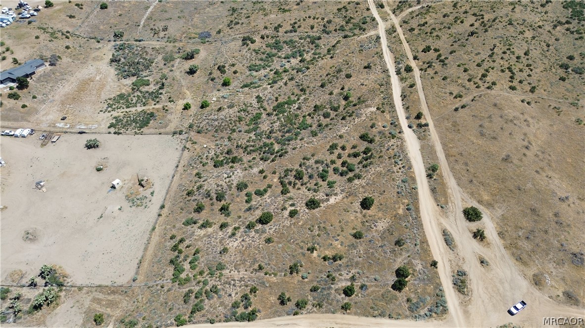 Land in Phelan 2