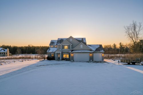 6702 Links Dr, Mount Pleasant, MI, 48858-8627 | Card Image