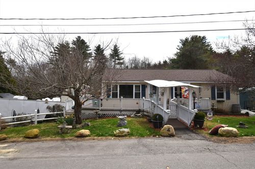 4 Independence Ave, Kingston, NH, 03848-3105 | Card Image