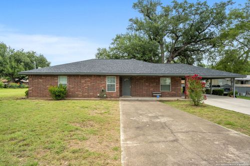 908 N Mansfield St, Pleasanton, TX, 78064-2556 | Card Image