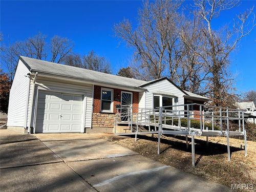 8527 Dianthus Ln, Saint Louis, MO, 63136-3764 | Card Image