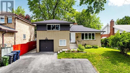 2571 Kennedy Rd, Scarborough, ON, M1T3H4 | Card Image