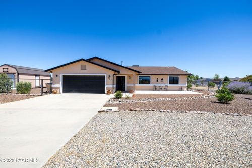 822 Rocking Horse Ln, Chino Valley, AZ, 86323-6377 | Card Image