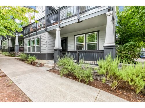 6704 N Pittsburg Ave, Portland, OR, 97203 | Card Image