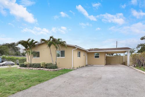 827 Caroline Ave, West Palm Beach, FL, 33413-1213 | Card Image