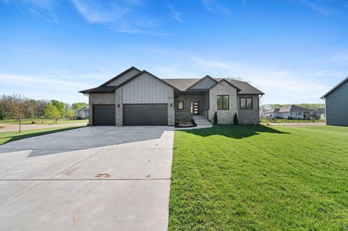522 N Valley Creek Dr, Valley Center, KS, 67147-3232 | Card Image