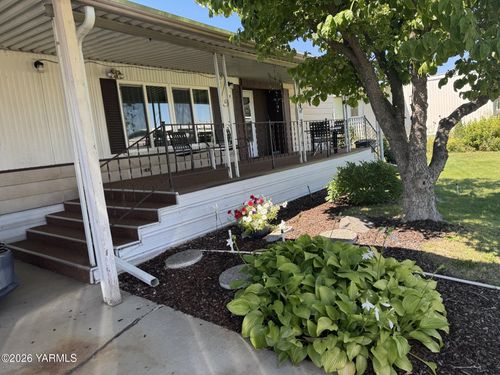 55 W Washington Ave, Yakima, WA, 98903-1548 | Card Image