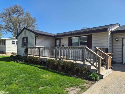 1520 Summer St, Grinnell, IA, 50112-1258 | Card Image