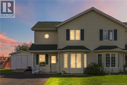 10 Inglis St, Townhouse with 2 bedrooms, 2 bathrooms and null parking in Shediac NB | Card Image