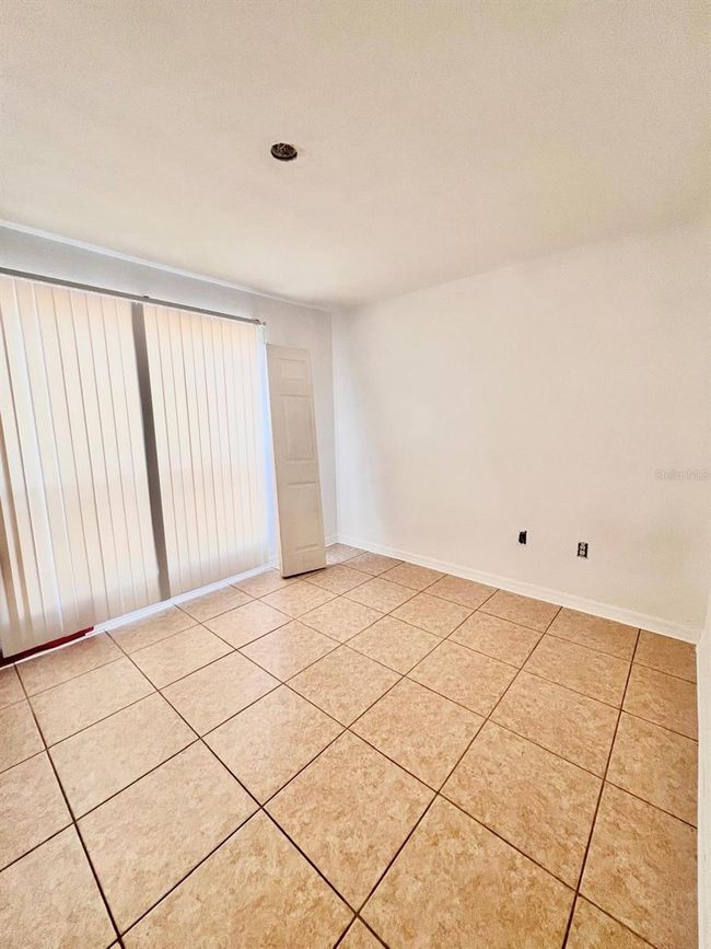 UNIT-1101 - 9481 Highland Oak Dr, Condo with 3 bedrooms, 2 bathrooms and null parking in TAMPA FL | Image 6