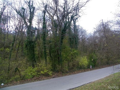 9831 Valley Dr, Saint Louis, MO, 63137-3626 | Card Image