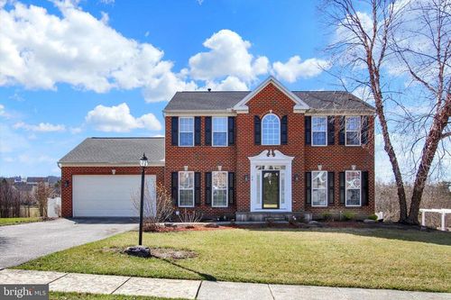 26 Yara Way, HANOVER, PA, 17331-8476 | Card Image