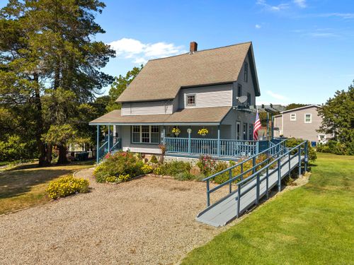 7 Nichols Ln, Waterford, CT, 06385-3610 | Card Image