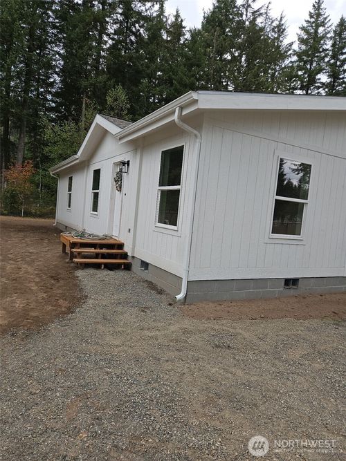 8597 Golden Valley Dr, Maple Falls, WA, 98266-8205 | Card Image