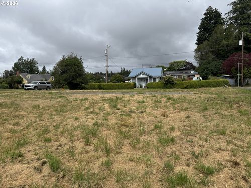 206 Border St, Myrtle Point, OR, 97458-1416 | Card Image