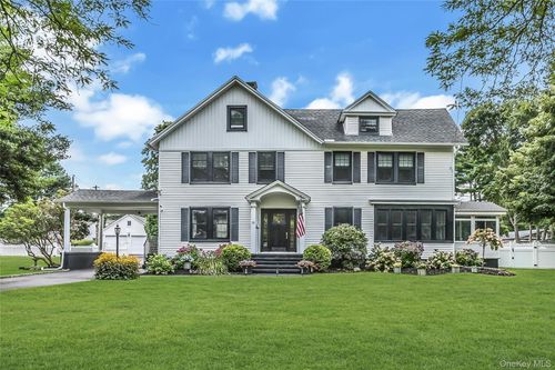 75 Penataquit Ave, Bay Shore, NY, 11706-8816 | Card Image