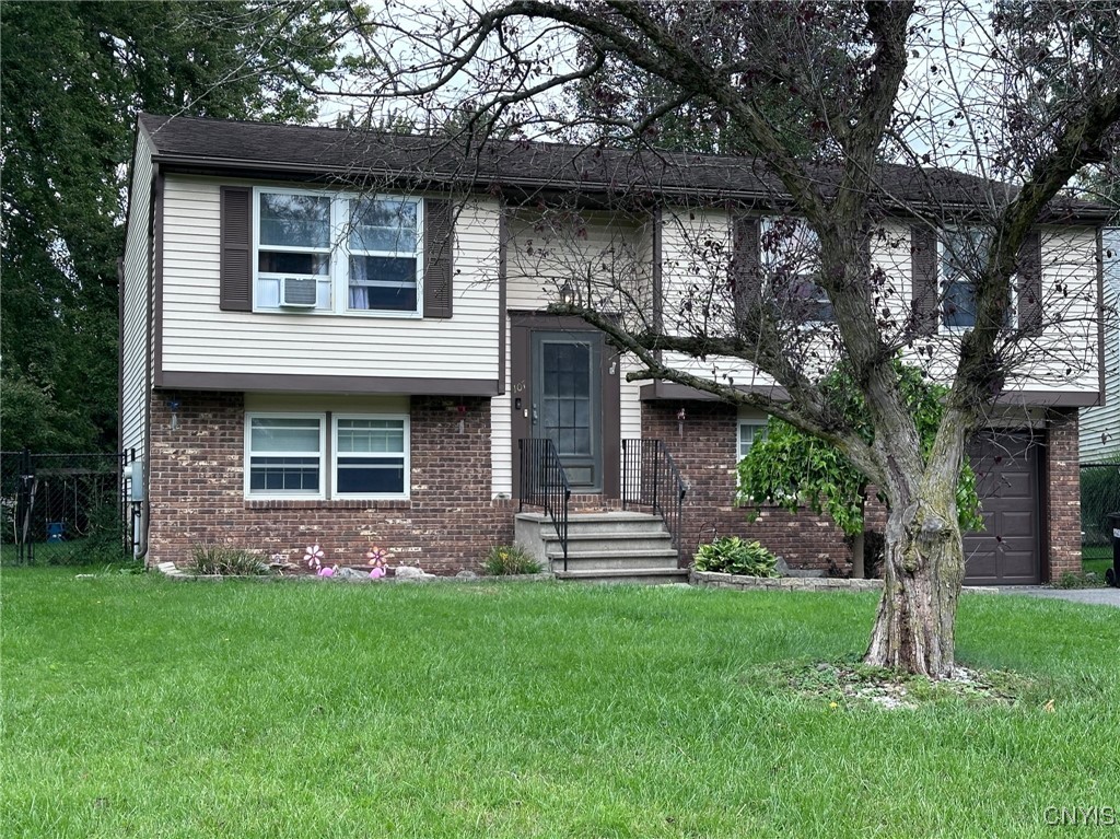 Aspenwood Cir, Syracuse, NY 13212