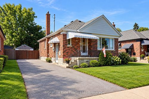 96 Oakes Ave, Oshawa, ON, L1G6C6 | Card Image
