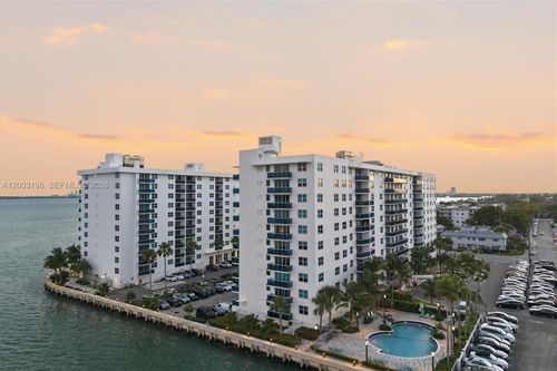 4ef-7501 E Treasure Dr, North Bay Village, FL, 33141-4382 | Card Image