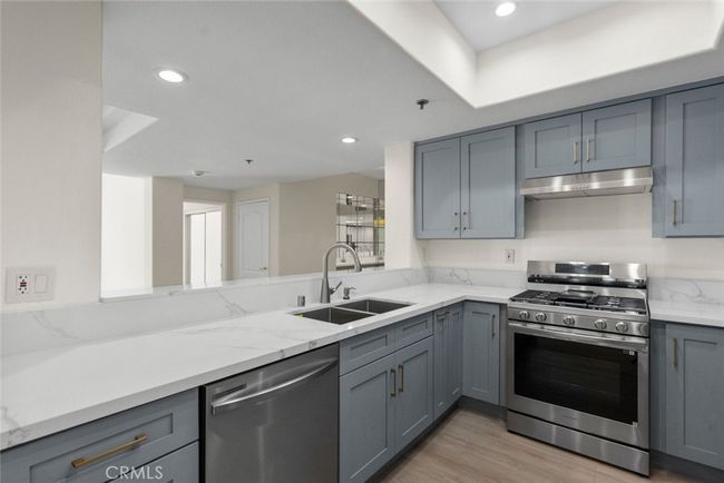 102 - 4348 Mammoth Ave, Condo with 2 bedrooms, 3 bathrooms and null parking in Sherman Oaks CA | Image 16