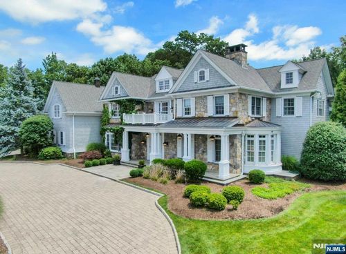 29 Mcgrath Dr, Cresskill, NJ, 07626-1747 | Card Image