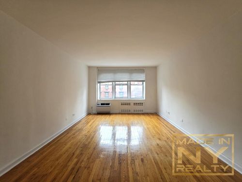 4e-320 W 30th St, New York, NY, 10001-2785 | Card Image